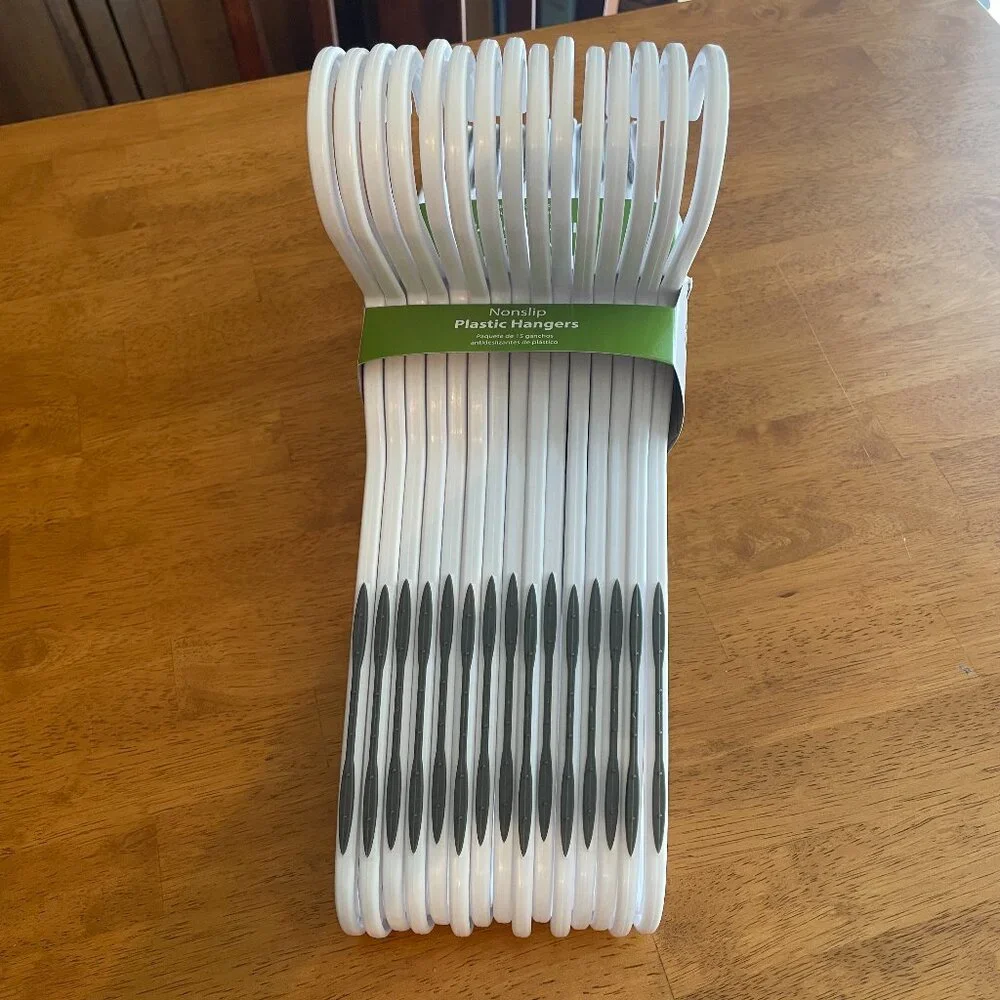 15-pack bendable plastic, lightweight hangers with non-slip grips